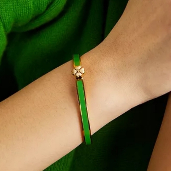 Kate Spade Heritage Spade Flower Hinged Bangle - Picture 2 of 4